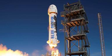 Jeff Bezos Blue Origin är med i racet om rymdturisterna framöver.