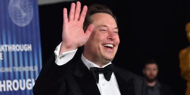 Musk anlände till Indonesien under söndagen för att inviga Starlink