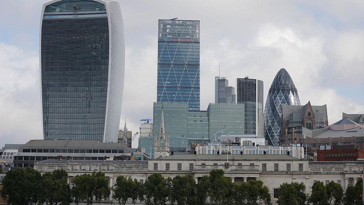 London (bilden) rankas inte längre som världens främsta finanscentrum. New York intar i stället tronen. (Foto: TT)