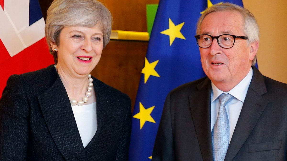 Storbritanniens premiärminister Theresa May och EU-kommissionens ordförande Jean-Claude Juncker. (Foto: TT)
