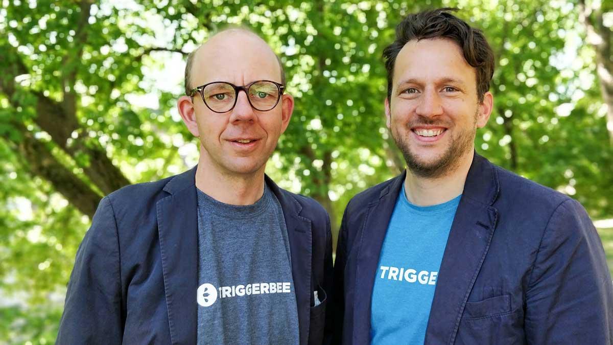 Jacob Sjönander och Olof Törnqvist på Triggerbee gläds åt priset på 1