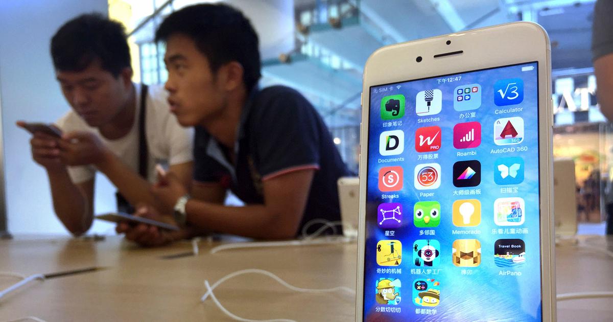Apple släpper enligt uppgift tre nya versioner av Iphone under 2017. (TT)