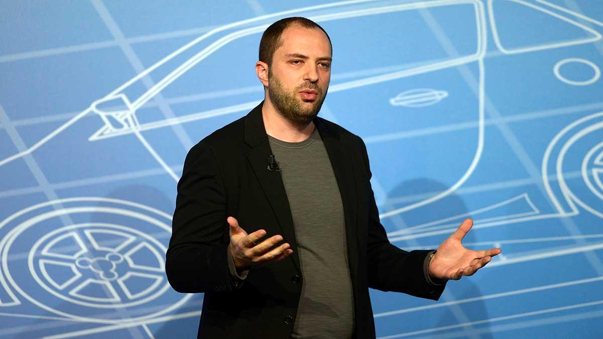 WhatsApps medgrundare och vd Jan Koum lämnar sin tjänst efter meningsskiljaktigheter med Facebook över att addera reklam till meddelandetjänsten. (Foto: TT)