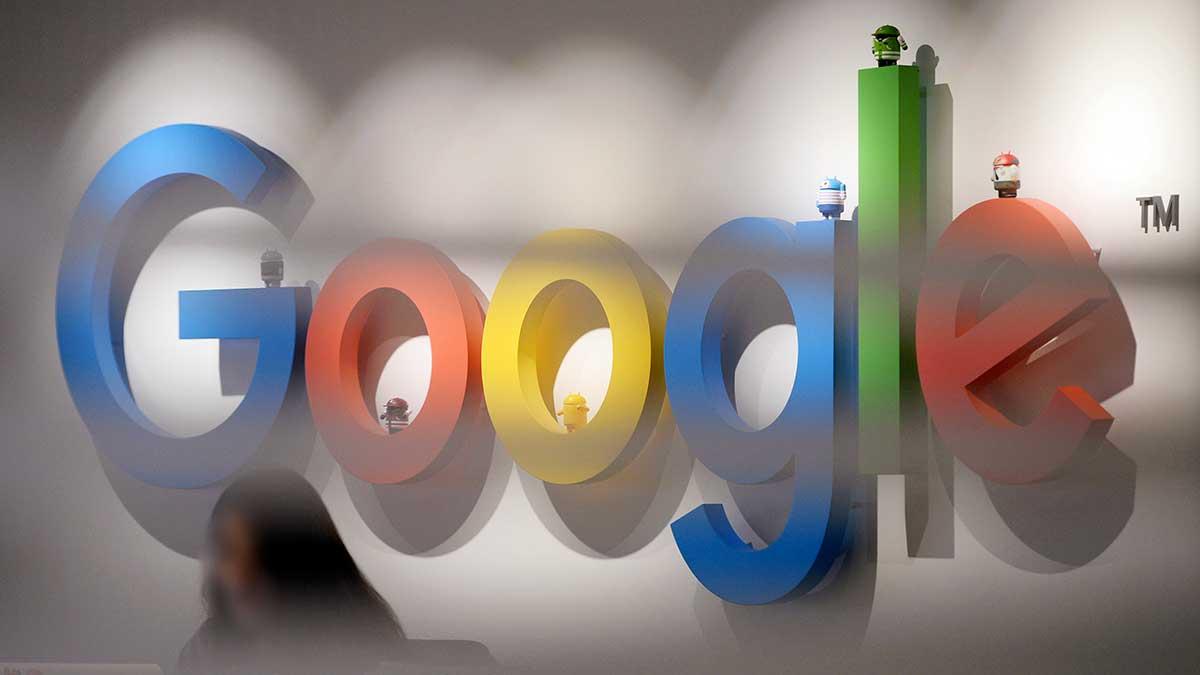 Teknikjätten Google utreds av den amerikanska kommissionen för jämlikhet (EEOC) efter att ha misstänkt diskriminerat en gravid kvinna, enligt CNBC. (Foto: TT)