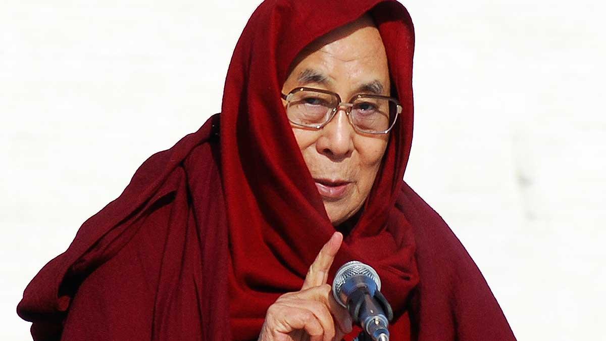 Dalai Lama välkomnar Donald Trump som president och har för avsikt att träffa honom. (TT)
