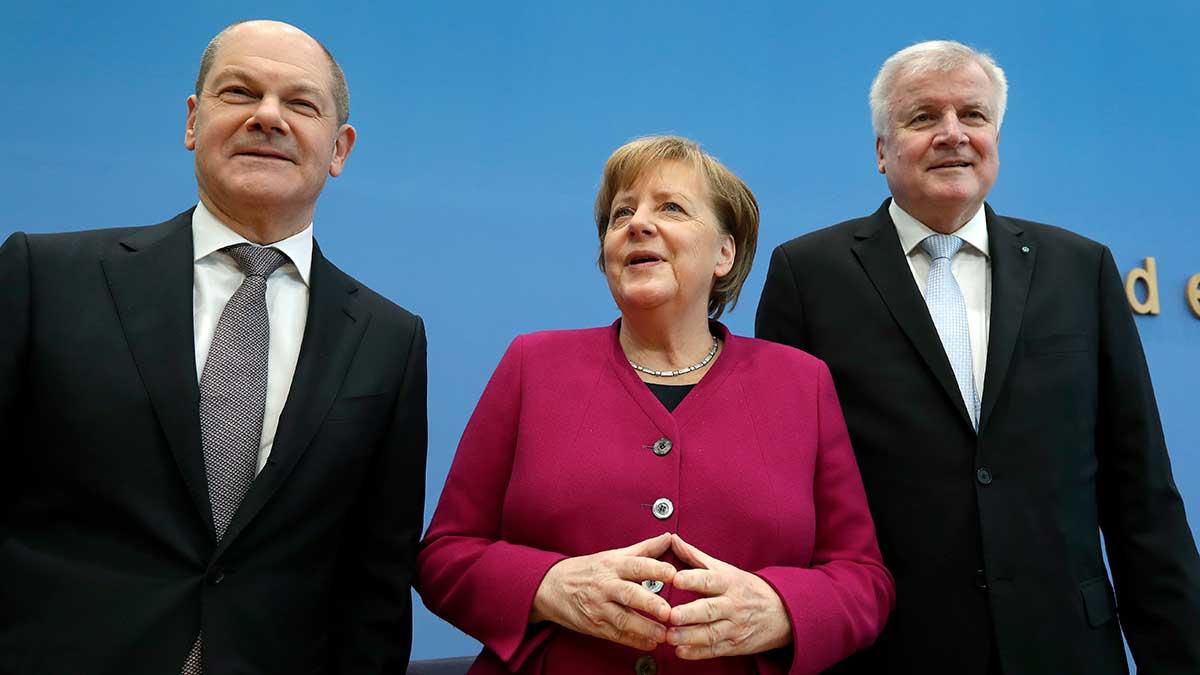 Tysklands förbundskansler Angela Merkel har nått en överenskommelse med inrikesministern Horst Seehofer kring den illegala invandringen längs den tyska och österrikiska gränsen. (Foto: TT)