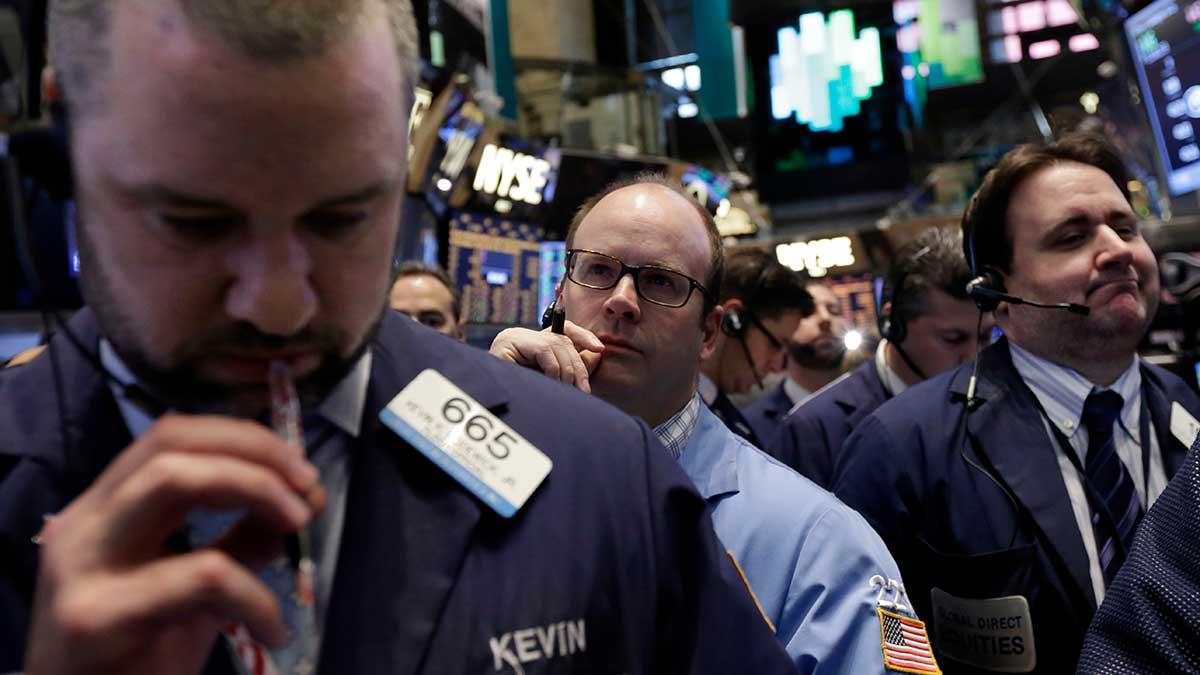 De globala börsnoteringarna bromsade in under Q2. Bilden är från Wall Street. (Foto: TT)