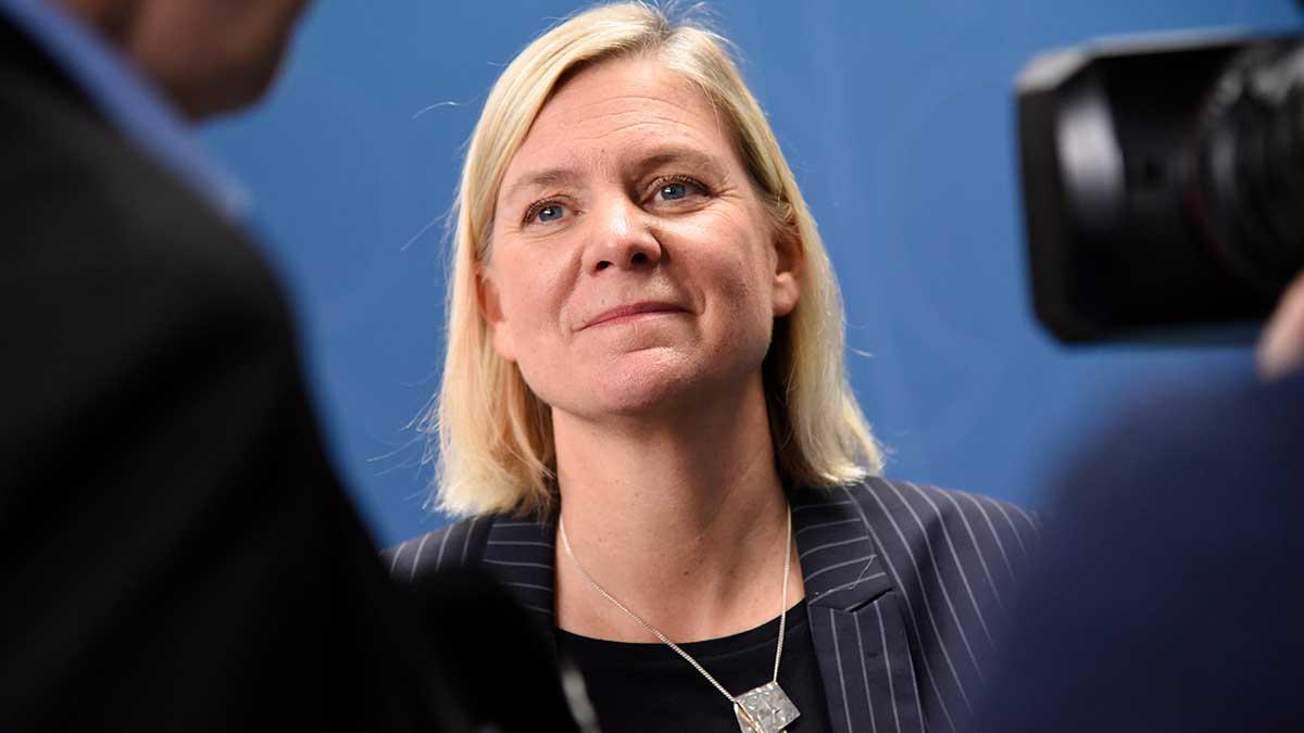 Finansminister Magdalena Andersson (S) får stöd för tanken av LO och Svenskt Näringsliv att slopa överskottsmålet. (Foto: TT)