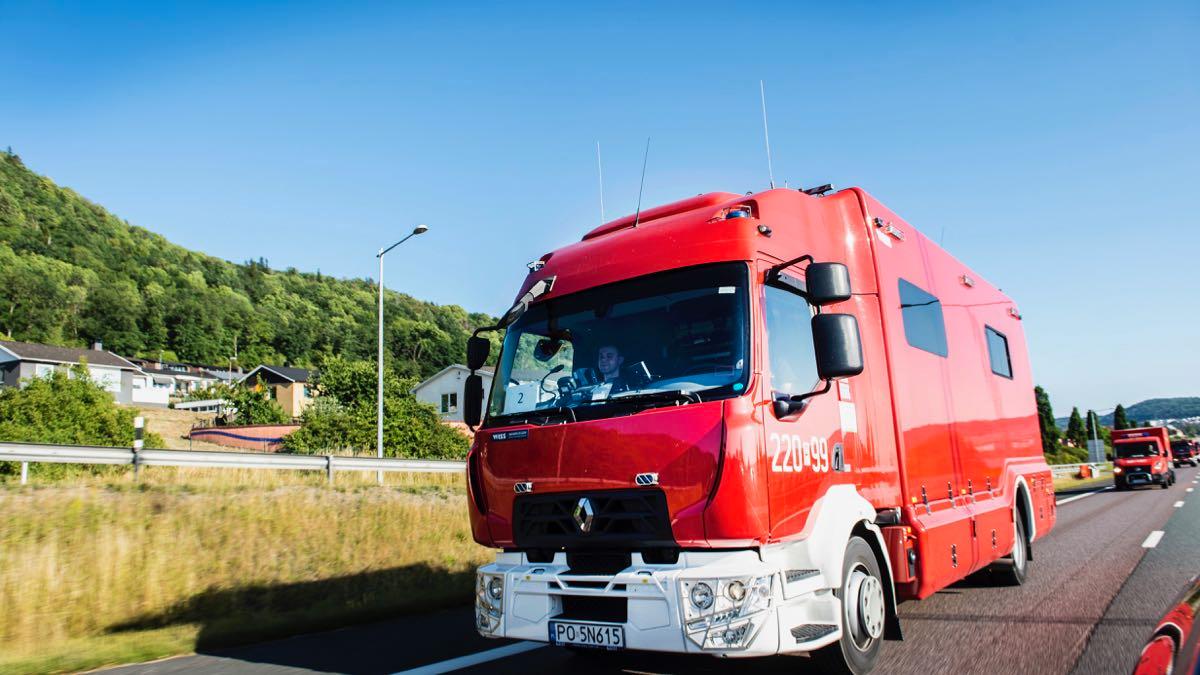 Polska brandbilar på väg till Sverige. (Foto:TT)