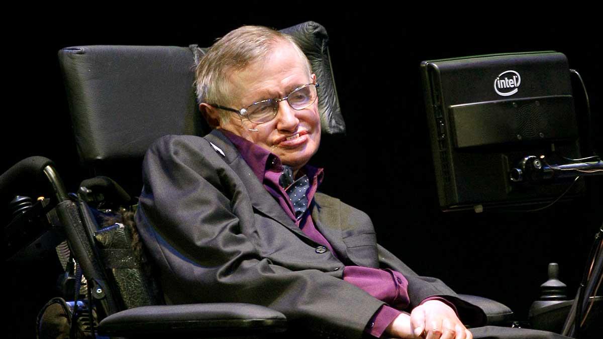 Den världskände stjärnfysikern Stephen Hawking är död – blev 76 år gammal. (Foto: TT)