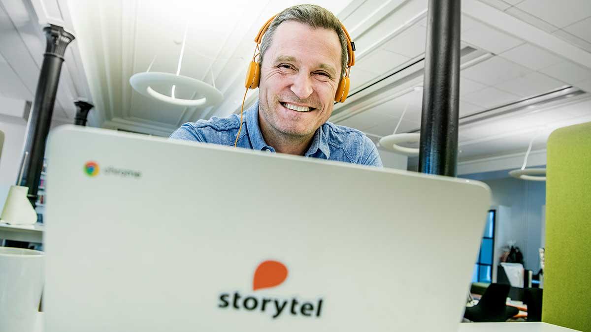 "Storytel såg en fortsatt stark tillströmning av kunder under kvartalet, och mer än en fördubbling de sista två veckorna i mars som saknar motstycke i Storytels historia", säger vd Jonas Tellander. (Foto: TT)