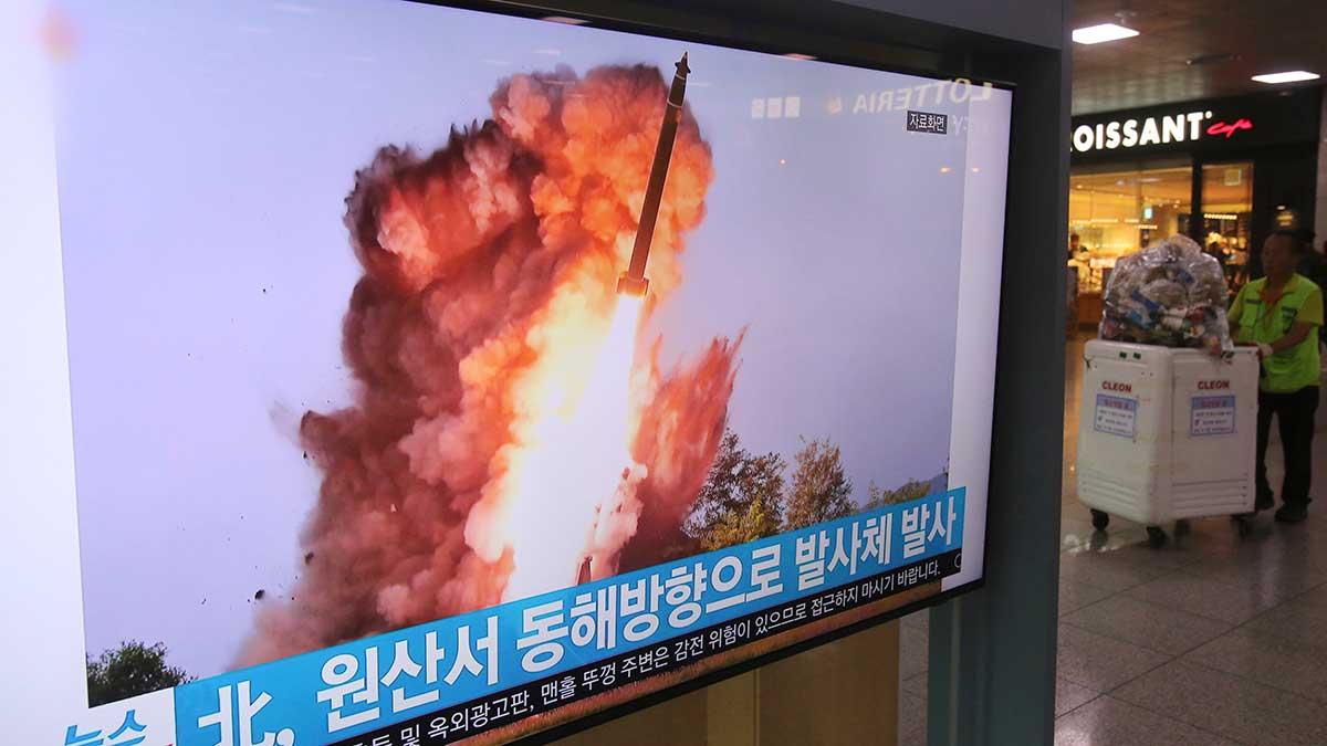 Nordkorea har på nytt avfyrat robotar. (Foto: TT)