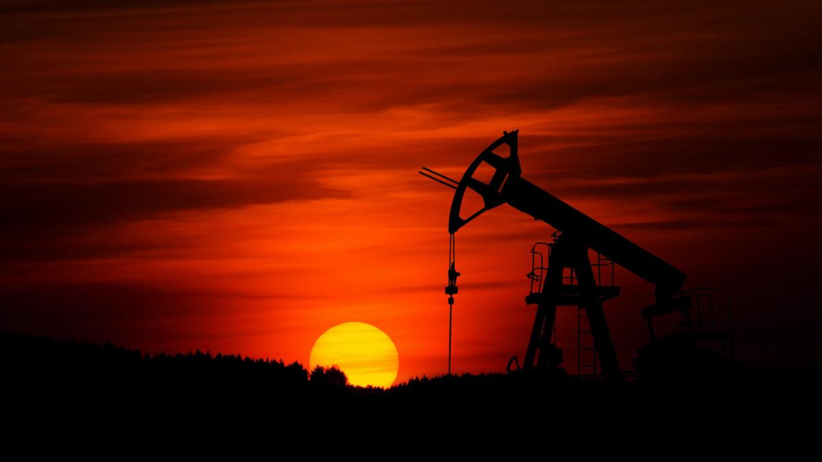 Lagringskapaciteten för olja börjar bli full. Då kommer oljepriset falla rejält. (Foto: Zbynek Burival/Unsplash)