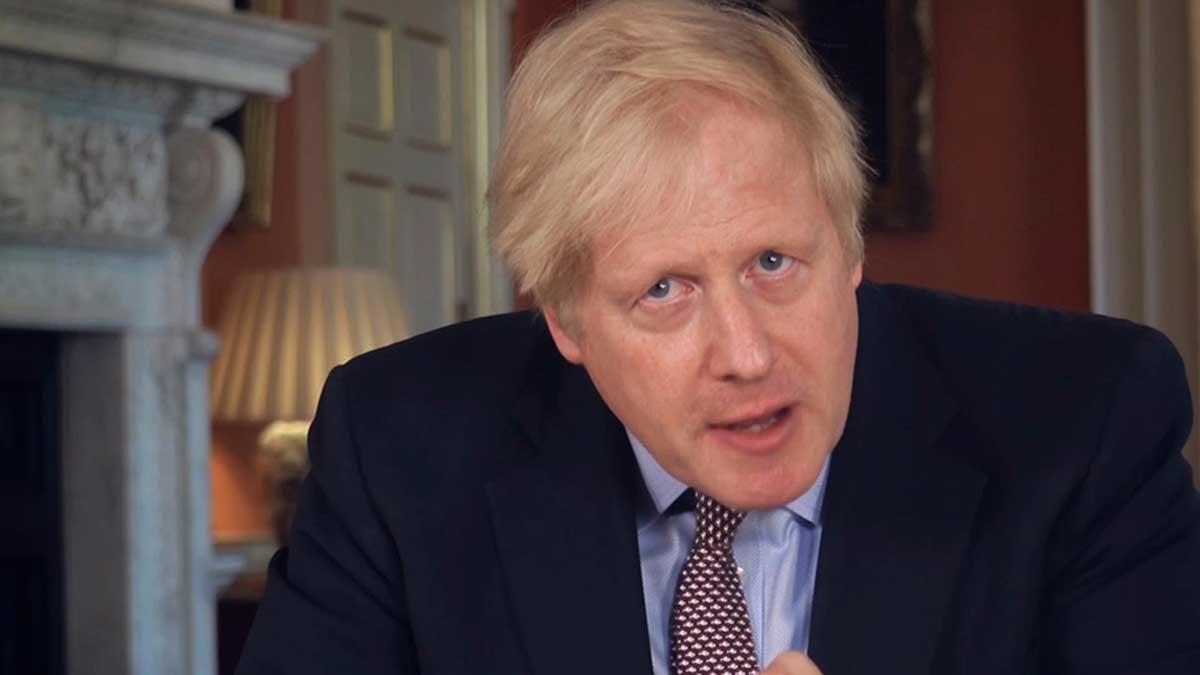 ”Om Kina fortskrider kommer detta att vara i direkt konflikt med dess skyldigheter under den gemensamma deklarationen, vilken är ett rättsligt bindande fördrag registrerat hos FN”, skriver Storbritanniens premiärminister Boris Johnson i The Sunday Times. (Foto: TT)
