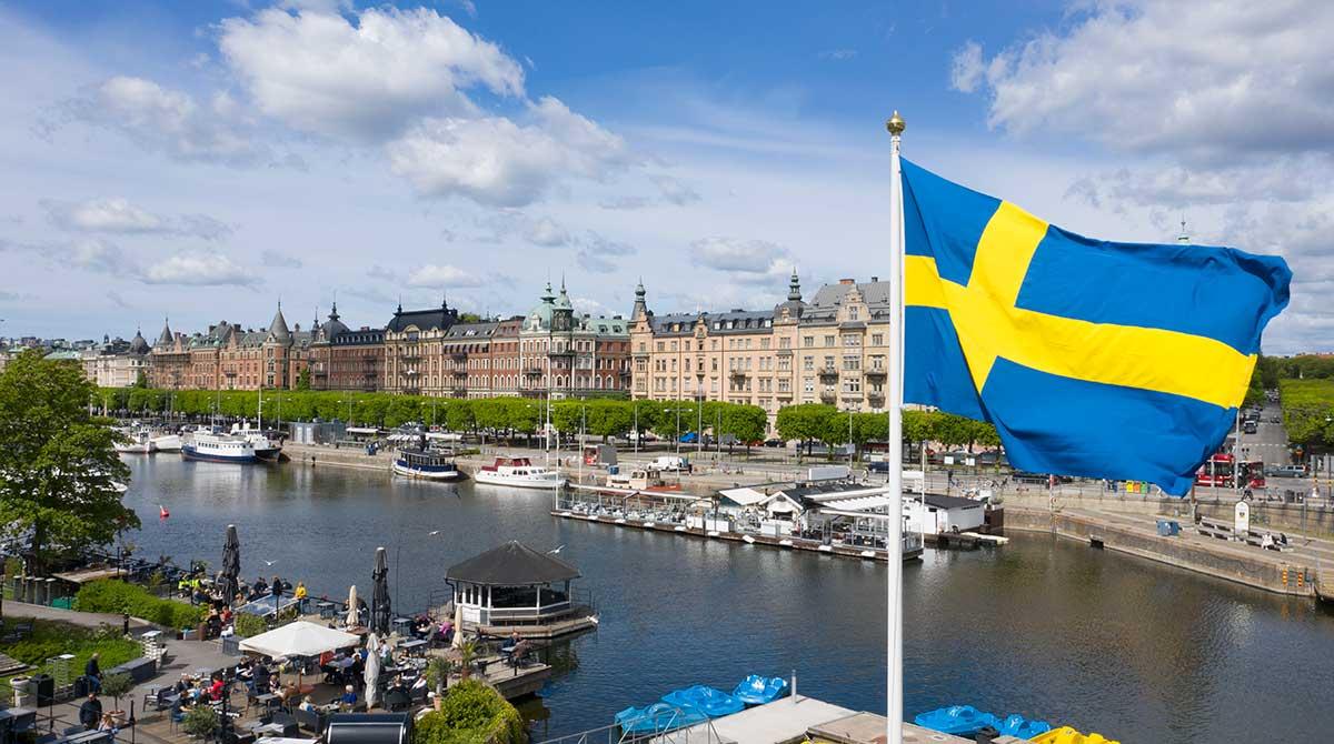 Sveriges öppna strategi i coronakrisen kan vara orsaken till att svenska börsbolag klarat sig bättre än väntat, tror chefsekonomen som uttalar sig i artikeln. (Foto: TT)