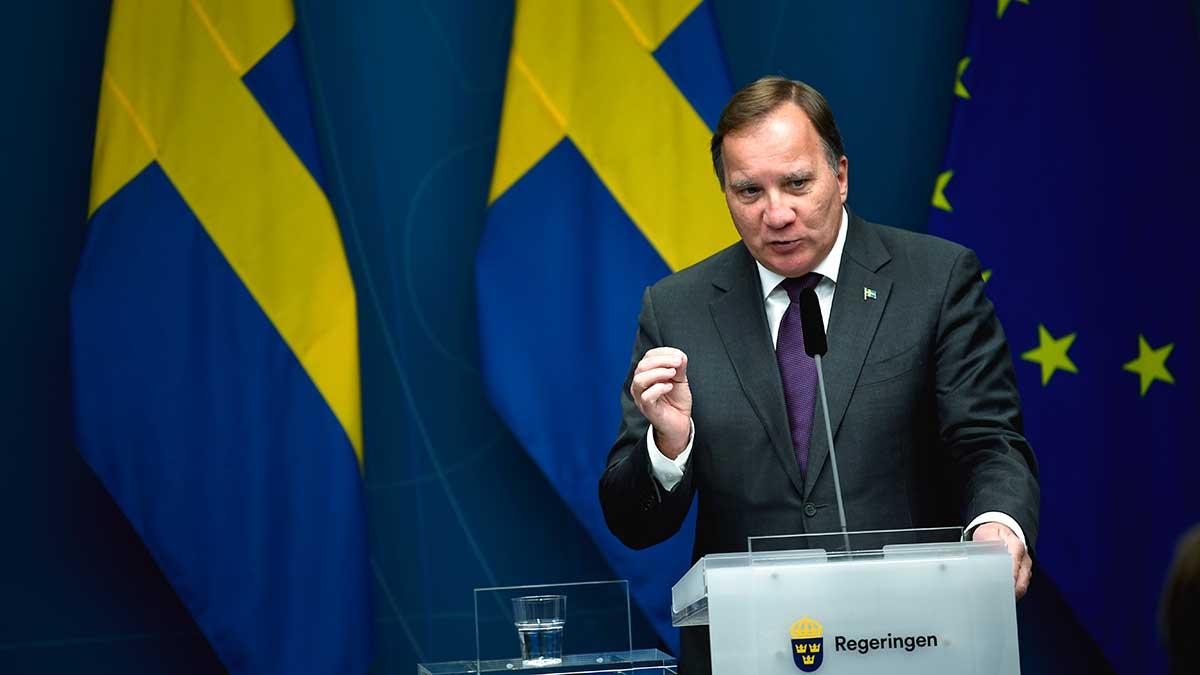 Regeringen föreslår en permanent satsning på 4 miljarder kronor per år till äldreomsorgen, meddelar statsminister Stefan Löfven (S) vid en presskonferens på måndagen. (Foto: TT)