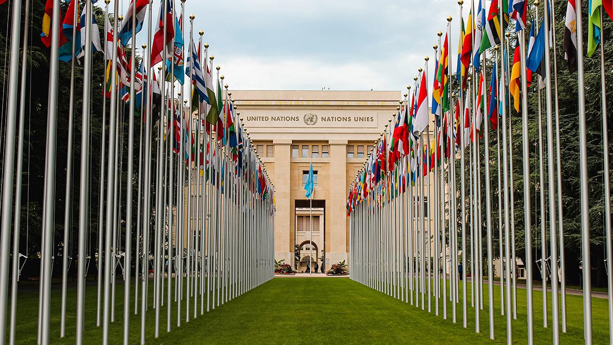 FN uppmanar chefer att skriva på det förnyade avtalet. (Foto: Mat Reding / Unsplash)