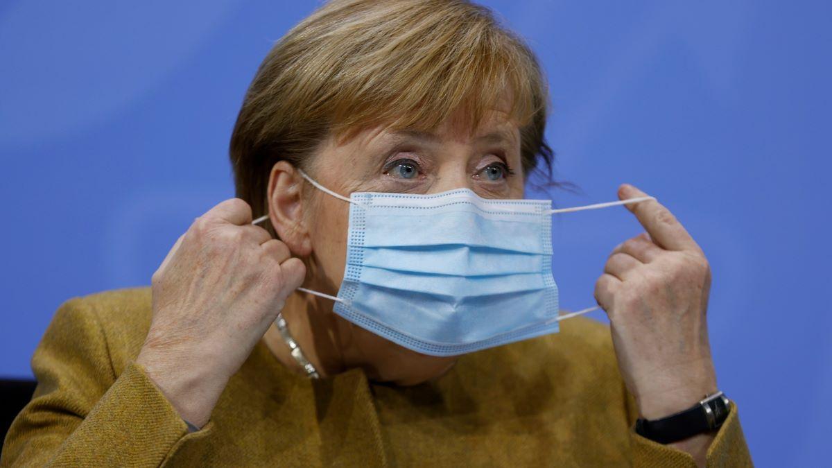 ”Jag är öppen med att det inte kommer att vara lätt, men vi kommer att försöka”, säger Angela Merkel. (Foto: TT)