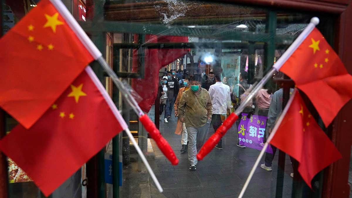 Kinas ekonomiska utveckling hotas av "en demografisk tidsinställd bomb", enligt bedömare och att landet skulle ta USA:s plats som världens största ekonomi är orealistiskt, heter det. (Foto: TT)