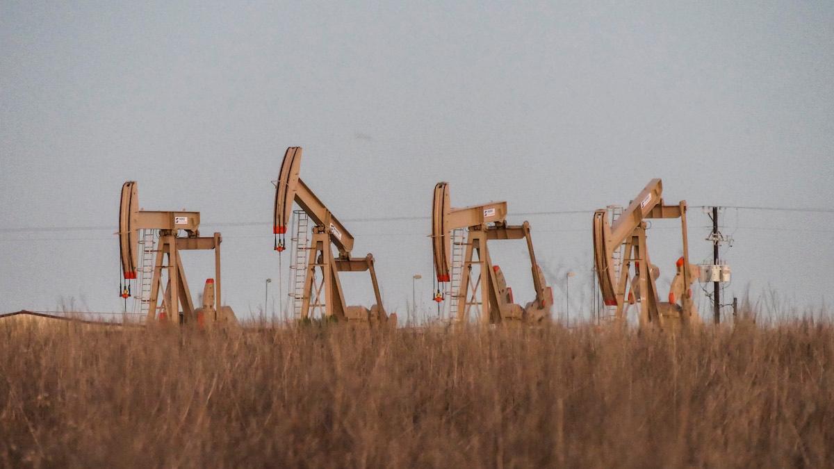 Priset på olja sjunker när USA ska lätta på oljereserven