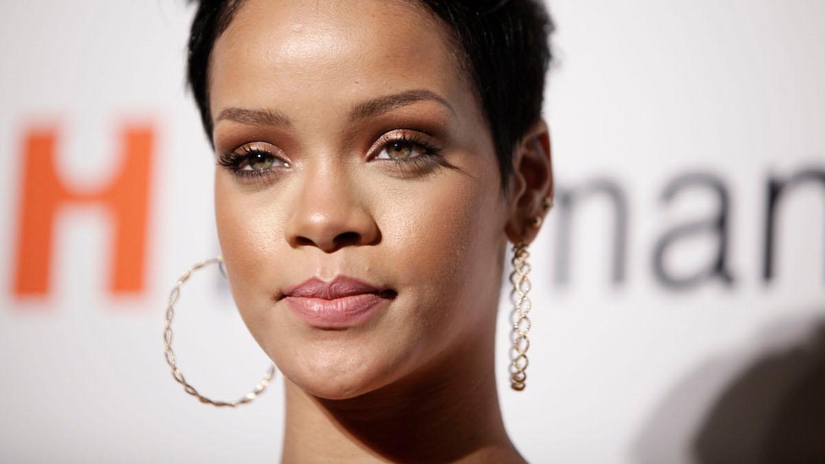 Enligt uppgift från insatta personer ska Rihanna arbeta på en börsintroduktion av sitt underklädsbolag Savage X Fenty