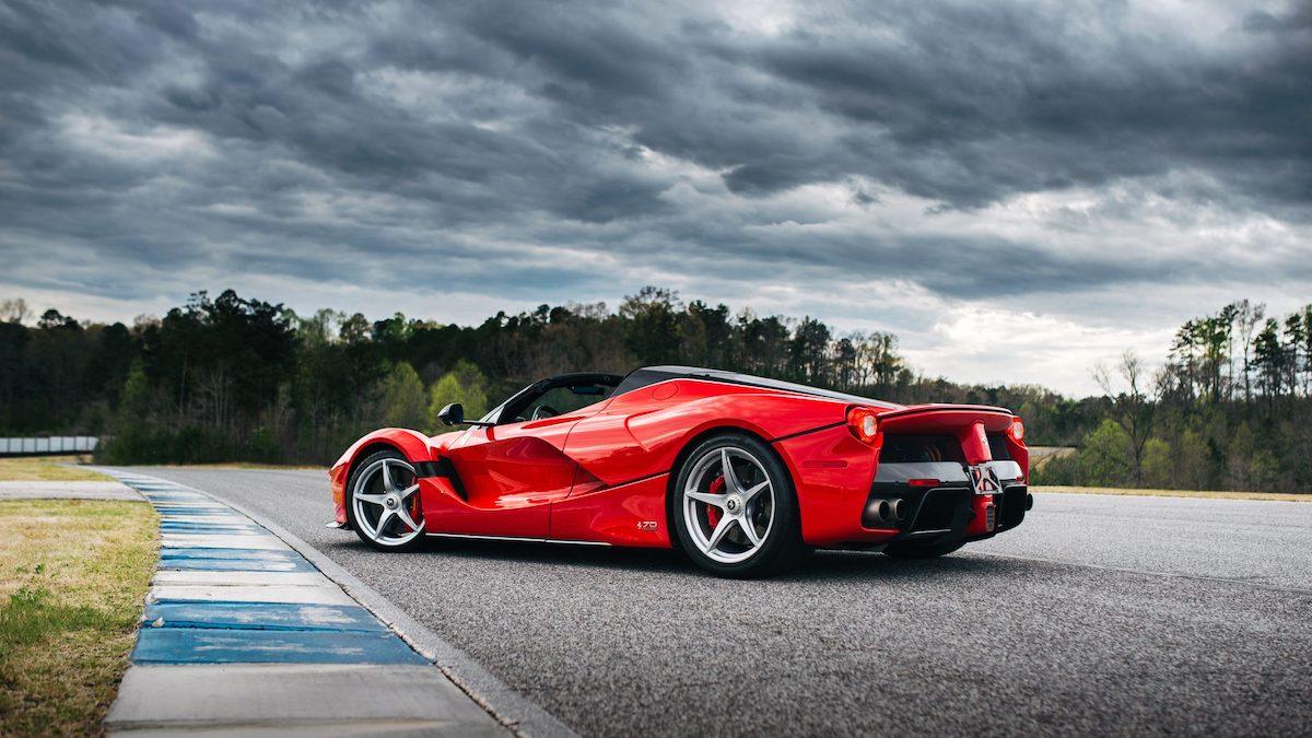 Ferrari slår rekord – bud på över 46 miljoner första dagen