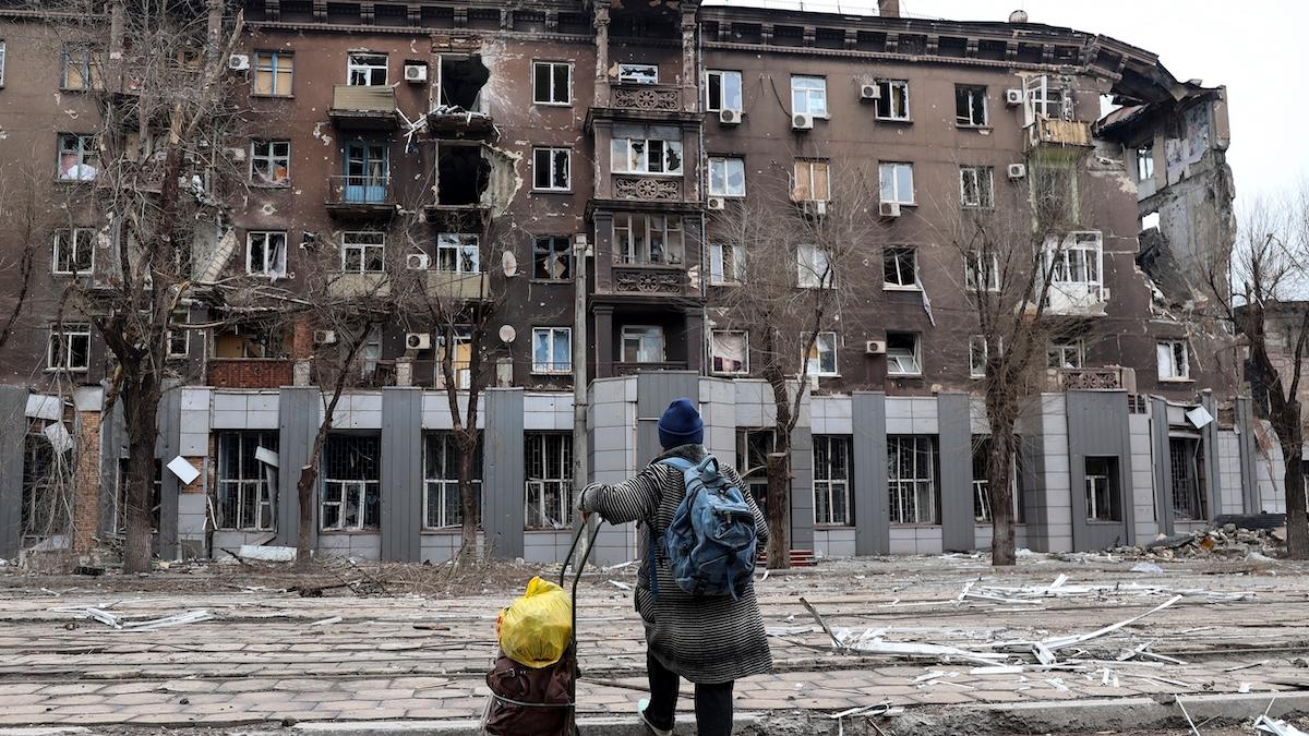 Ryssland kräver total kapitulation i Mariupol