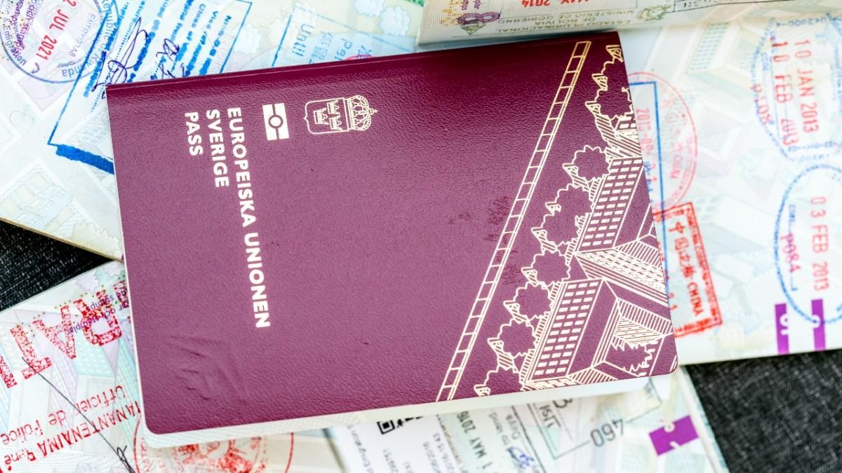 Trångt hos polisen – 50 000 pass på hyllorna i Stockholm