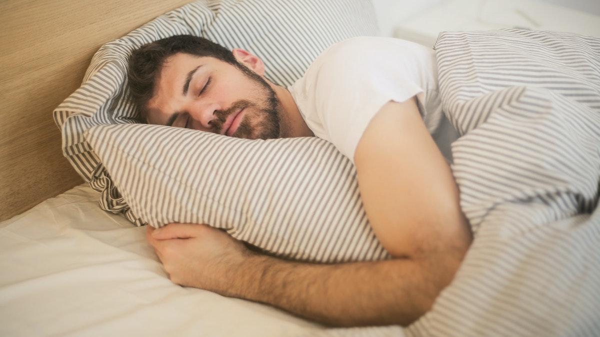 Vetenskapliga rön från det senaste decenniet visar att sömn spelar en viktig roll för vår hjärthälsa.