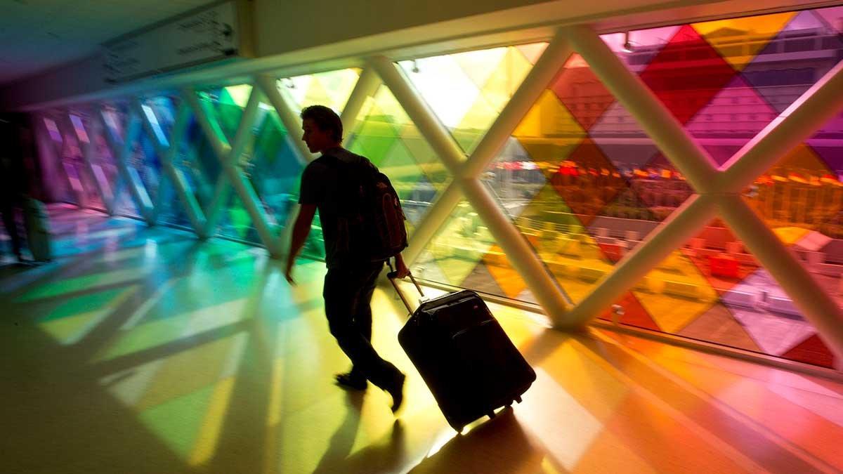 resväska på flygplats