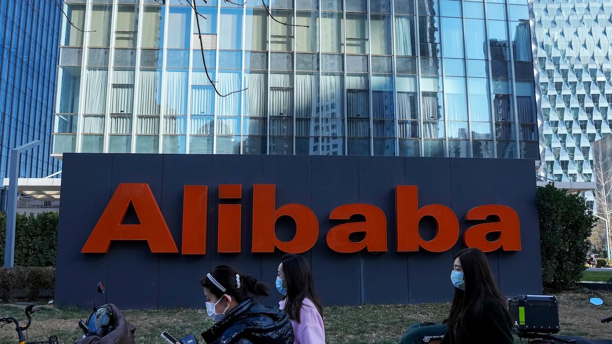Alibaba sparkar 10 000 – expansionen över