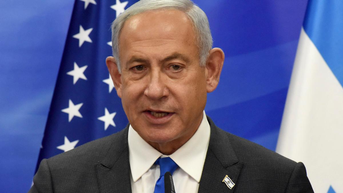Israels premiärminister Benjamin Netanyahu hänvisar till Wall Streets investeringsbanker när han avfärdar varningar om regeringens planer att reformera rättsväsendet