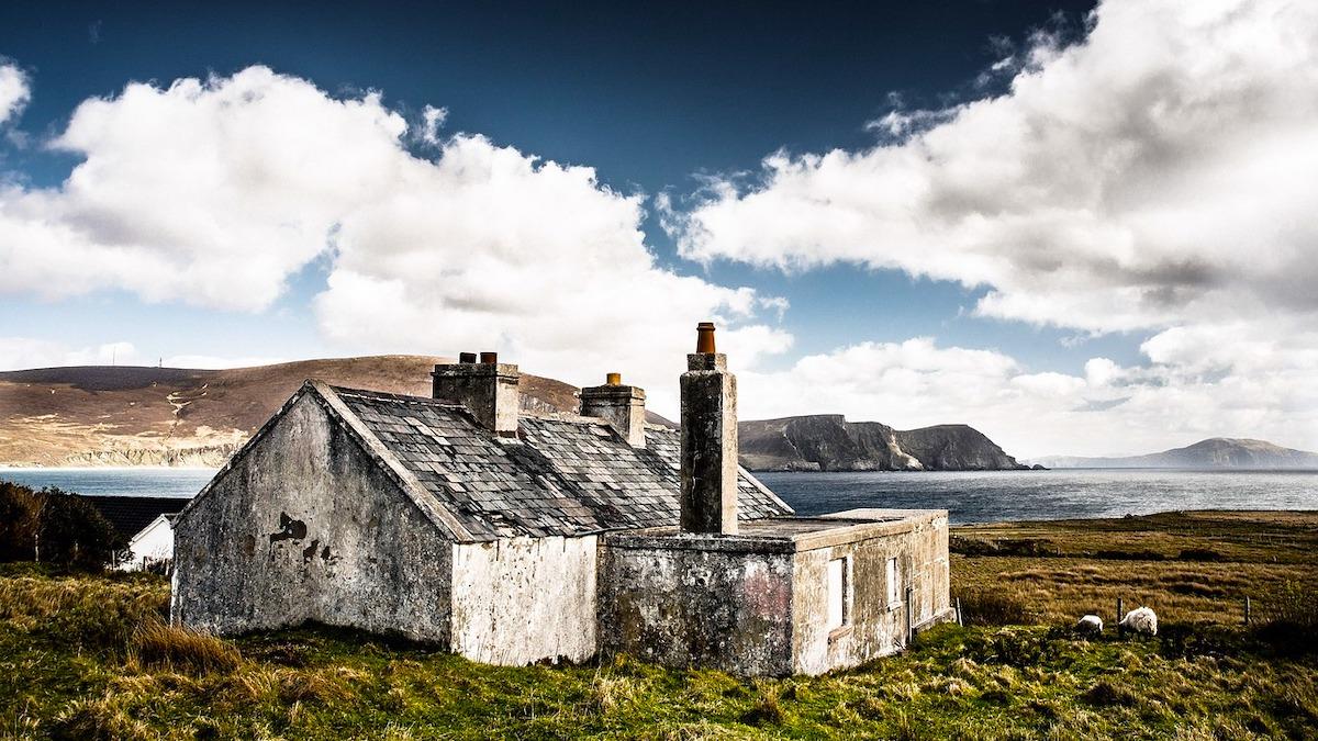 Den som köper ett obebott hus på Irland och renoverar det kan få ett stort bidrag
