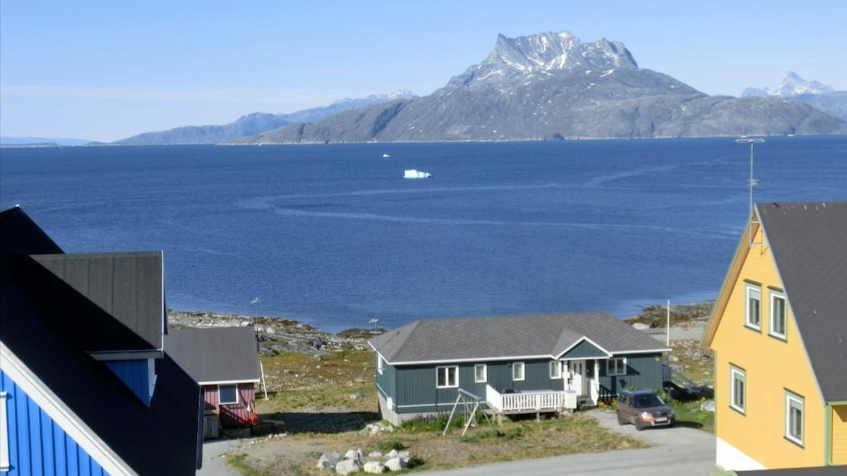 Med hjälp av frusen jord som extraherades 1966 från under nästan en mils tjock is, har forskare nu kunnat bestämma när Grönland senast var isfritt