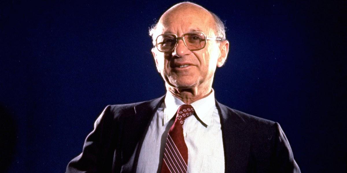 Milton Friedman fick Nobelpris i ekonomi 1976. Ekonomiprofessorn Alex Edman skriver om rätt och fel i Friedmans teori om företags skyldigheter att ta socialt ansvar