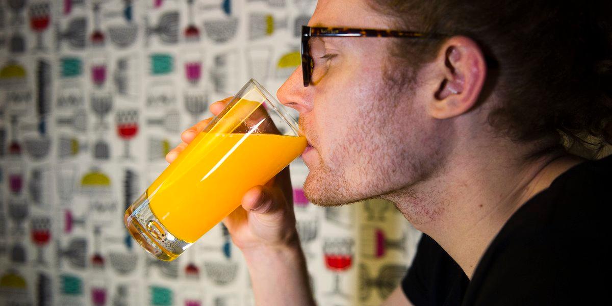 Brukar du äta tre apelsiner på en gång? Kanske inte, men du dricker lätt ett glas juice och ett glas apelsinjuice innehåller tre apelsiner