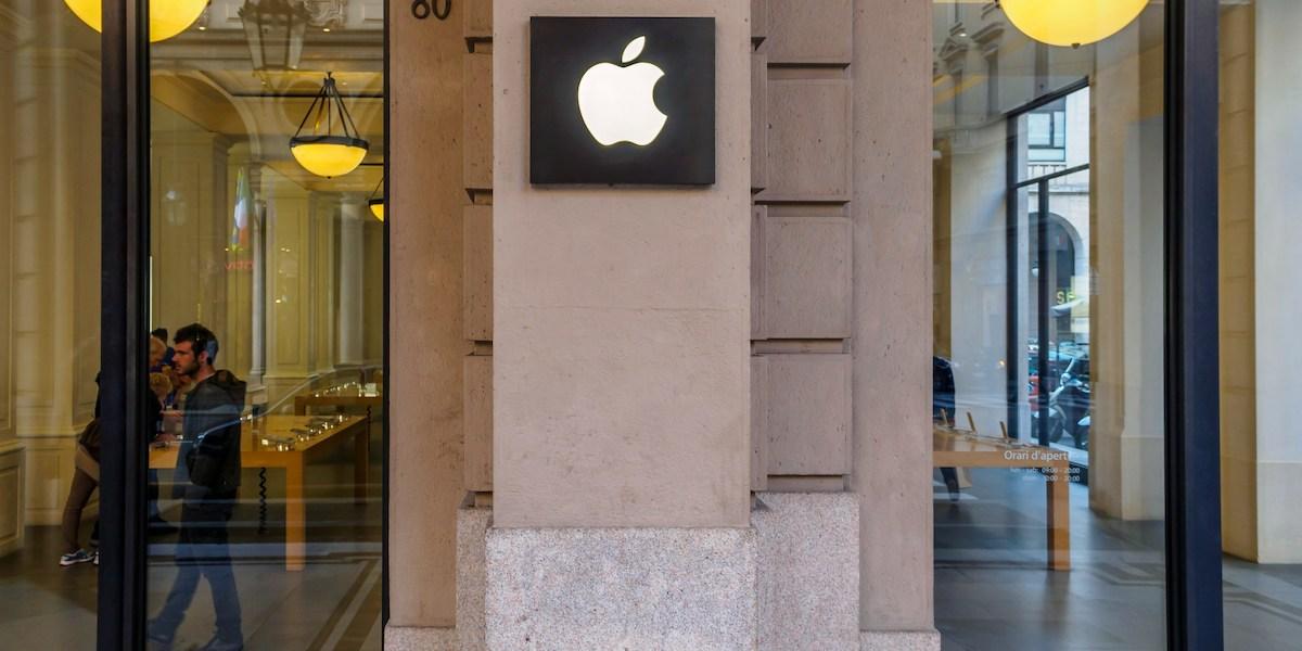 Apple rapporterar en kraftig minskning i globala leveranser av iPhones