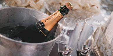 Rosor och champagne – tack gärna? Men var sjutton kommer bubblet från?