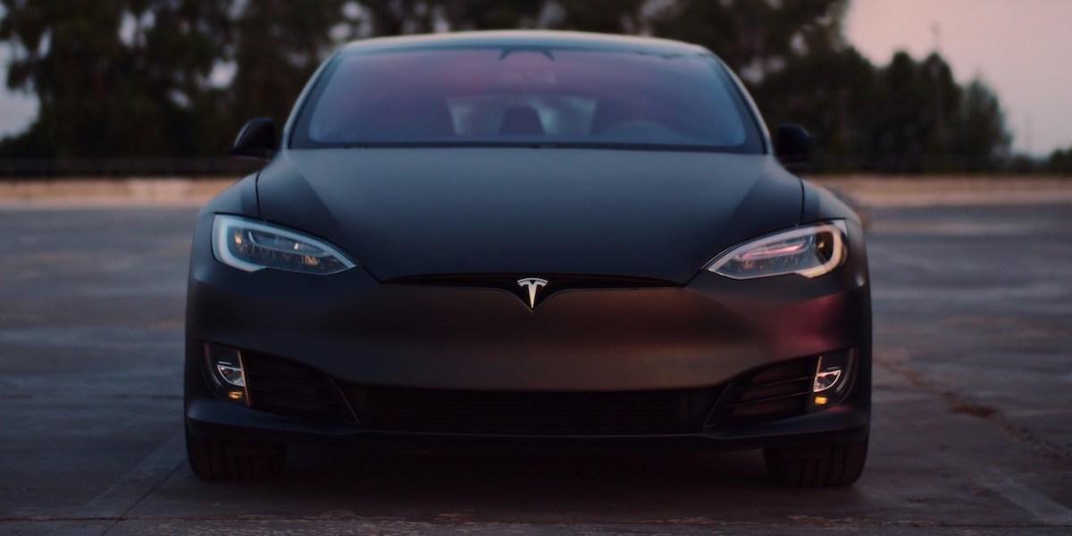 Teslas senaste mjukvara för självkörande bilar kan snart vara på väg till Europa.