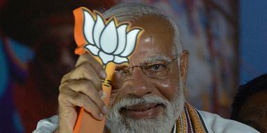 Narendra Modi ses som en gud av många indier när landet nu går till val.