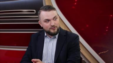 Hit eller dit? Även Riksbankschefen Erik Thedéen tycker det är osäkert åt vilket håll ekonomin går just nu.