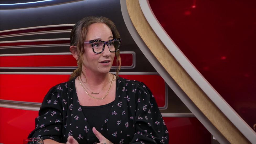Åsa Wallenrud blir intervjuad av Emma Fällman om de nya materialen som ritar om kartan för elbilar. (