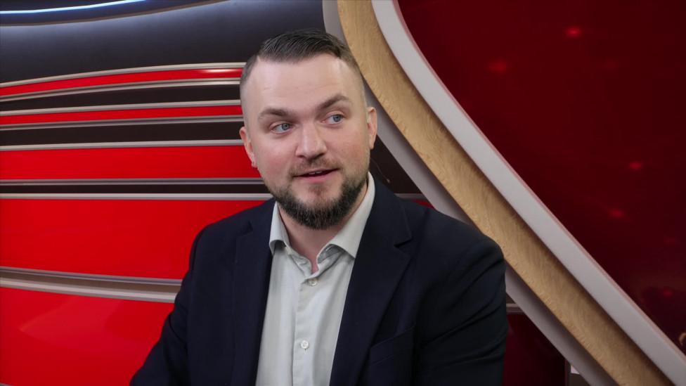 Nu kommer vi behöva berätta vad vi har i lön för allt fler.