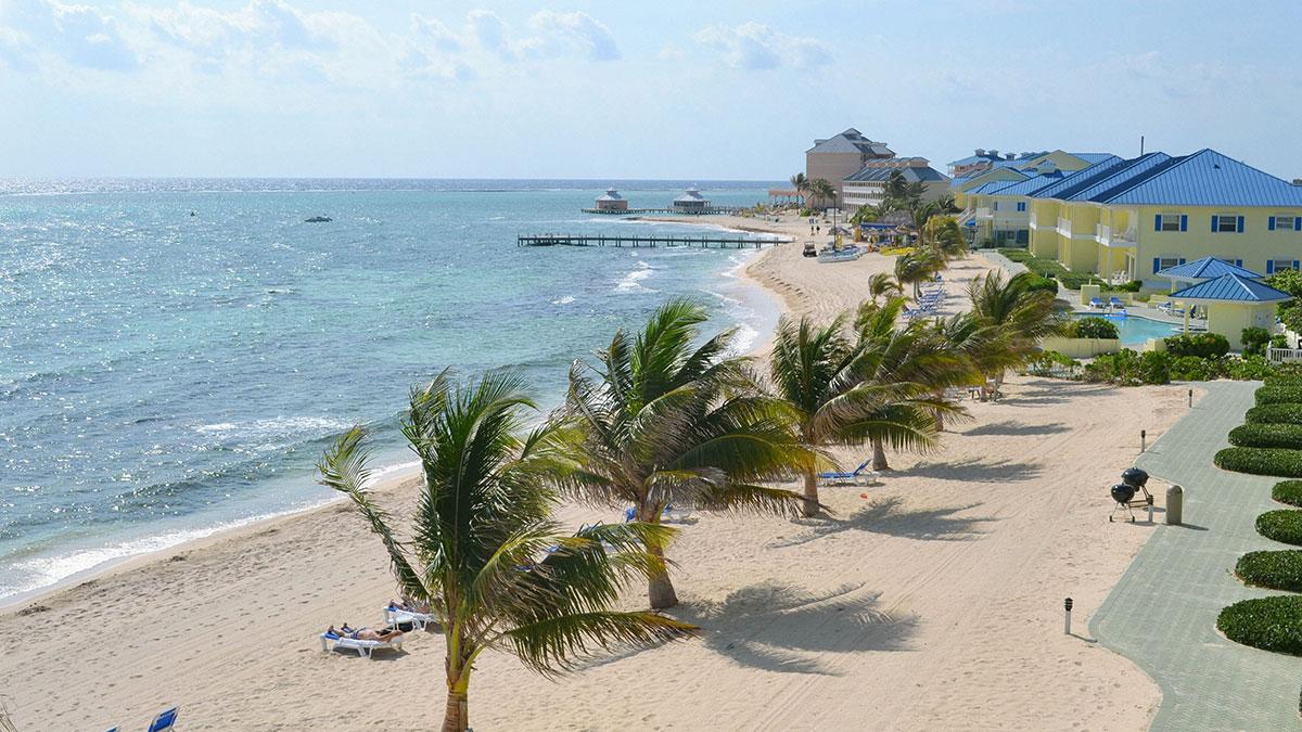 EU:s svarta lista över skatteparadis utökas. Bilden är från Caymanöarna. (Foto: TT)