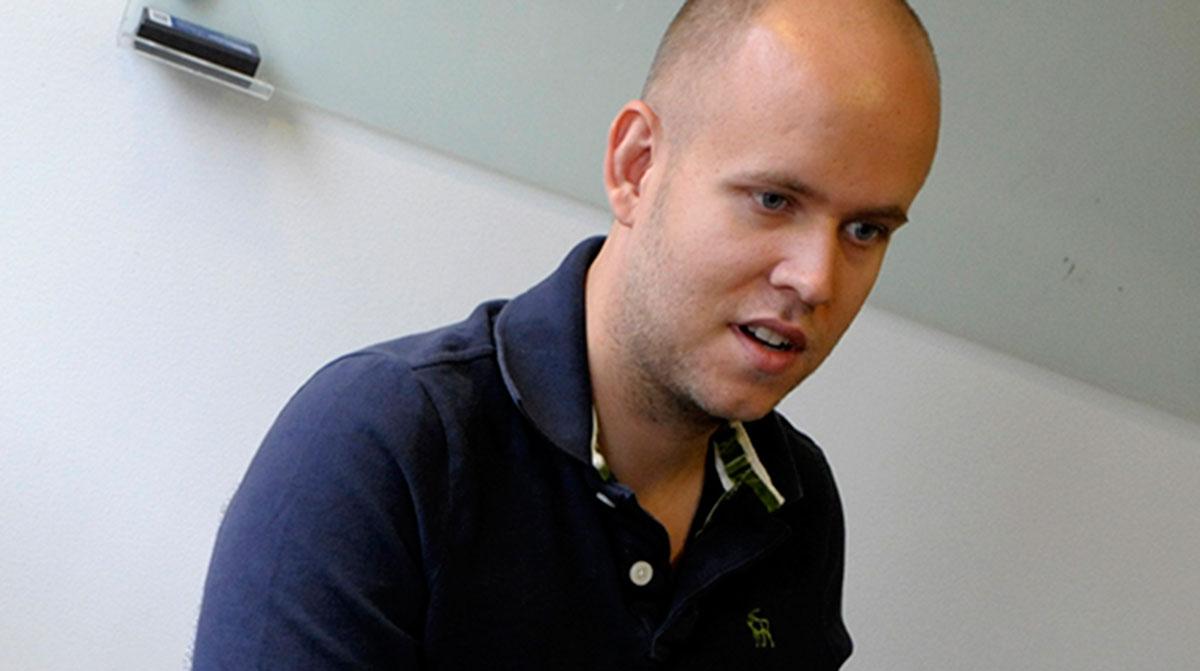 Kommer Daniel Ek ( t v i bild) att skrida till verket och köpa Soundcloud nu? (Foto: TT / montage)