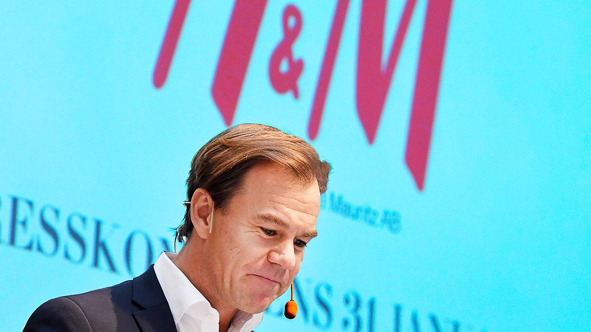 Nordea tror på H&M-aktien. Åtminstone på kort sikt. På bilden syns klädjättens vd Karl-Johan Persson. (Foto: TT)