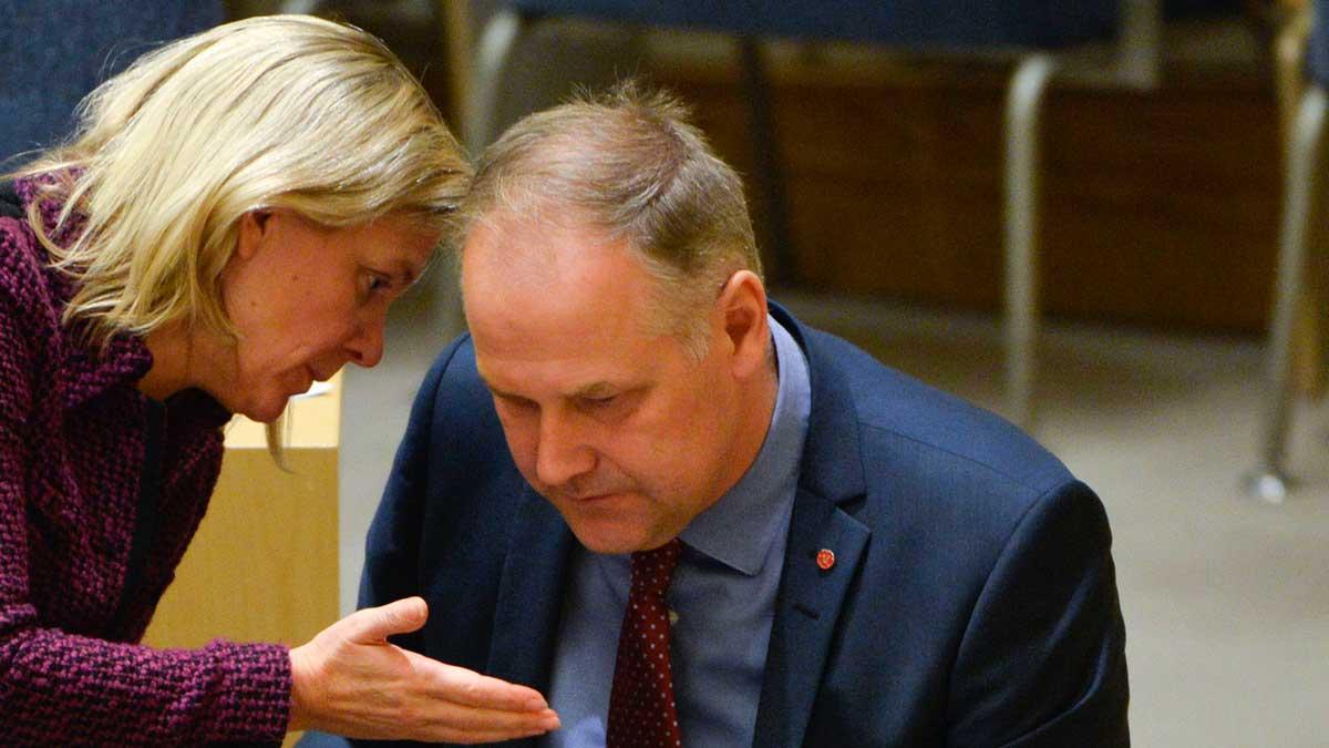 Magdalena Andersson (S) och Jonas Sjöstedt (V). (Foto: TT)