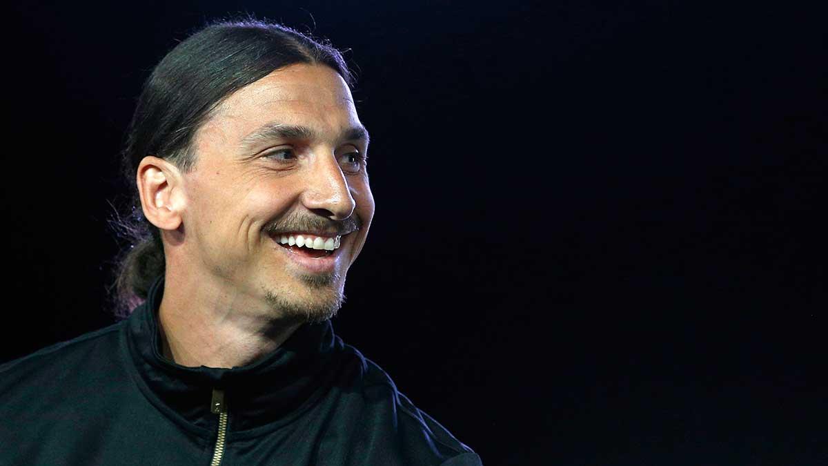 Zlatan Ibrahimovic fortsätter göra affärer. Nu har Premier League-stjärnan köpt in sig i ett spelbolag. (TT)