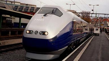 Politikerna vänder ståndpunkt nästan lika snabbt som tågen går fort. Två allianspartier har nu övergett löftet om höghastighetståg. (TT)