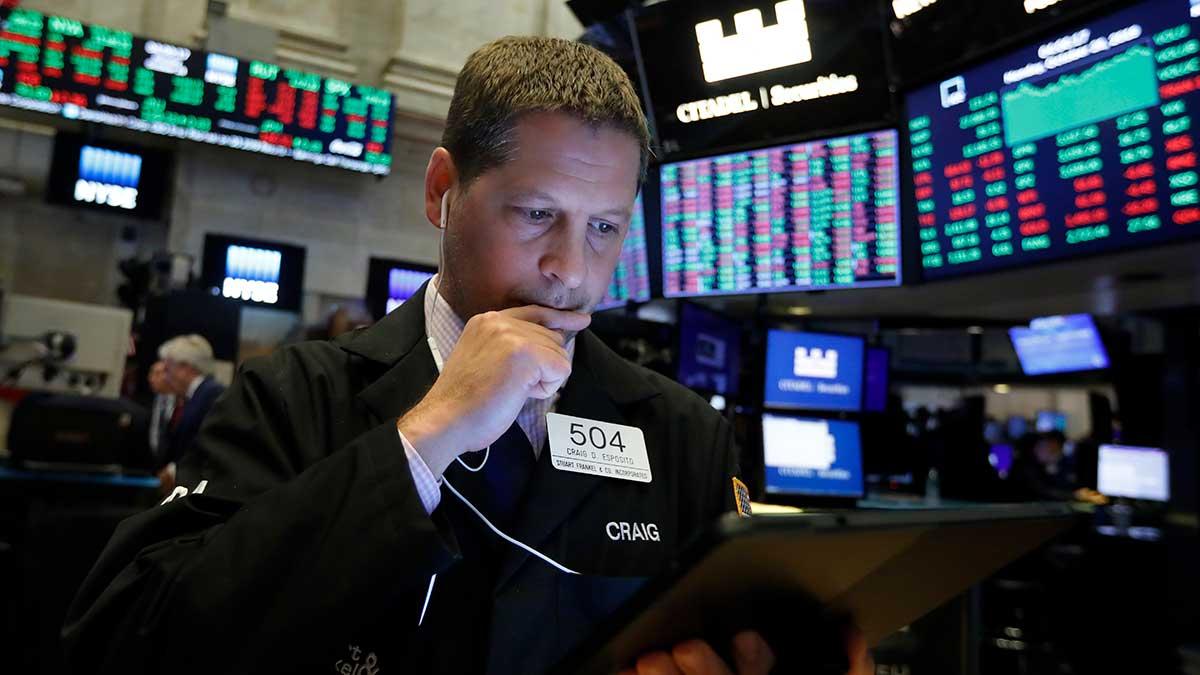 De amerikanska börserna backade under tisdagshandeln inför den amerikanska centralbanken Federal Reserves möte. (Foto: TT)